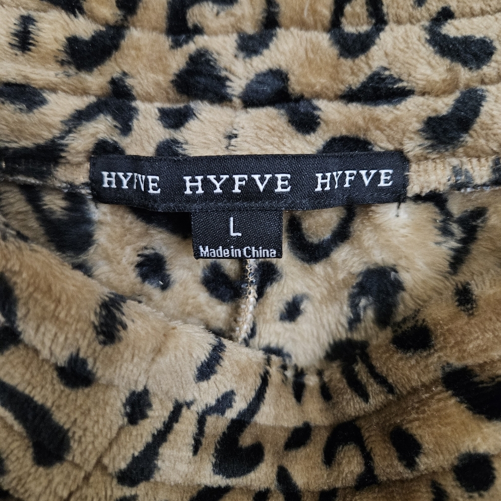 HYFVE Buckle Leopard Print Fleece Pullover and Pant Set M L Jogger Soft Cozy - Picture 8 of 9